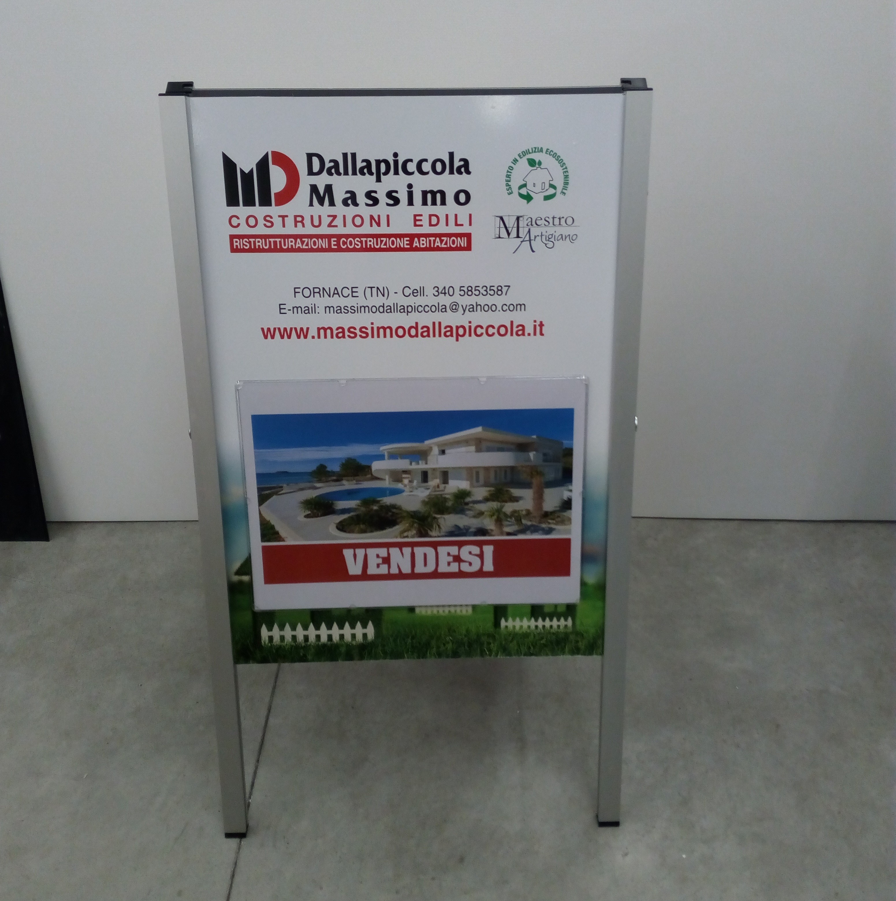 Art. 2571 - Cavalletto - espositore 50x70 cm con tasca porta documenti A3