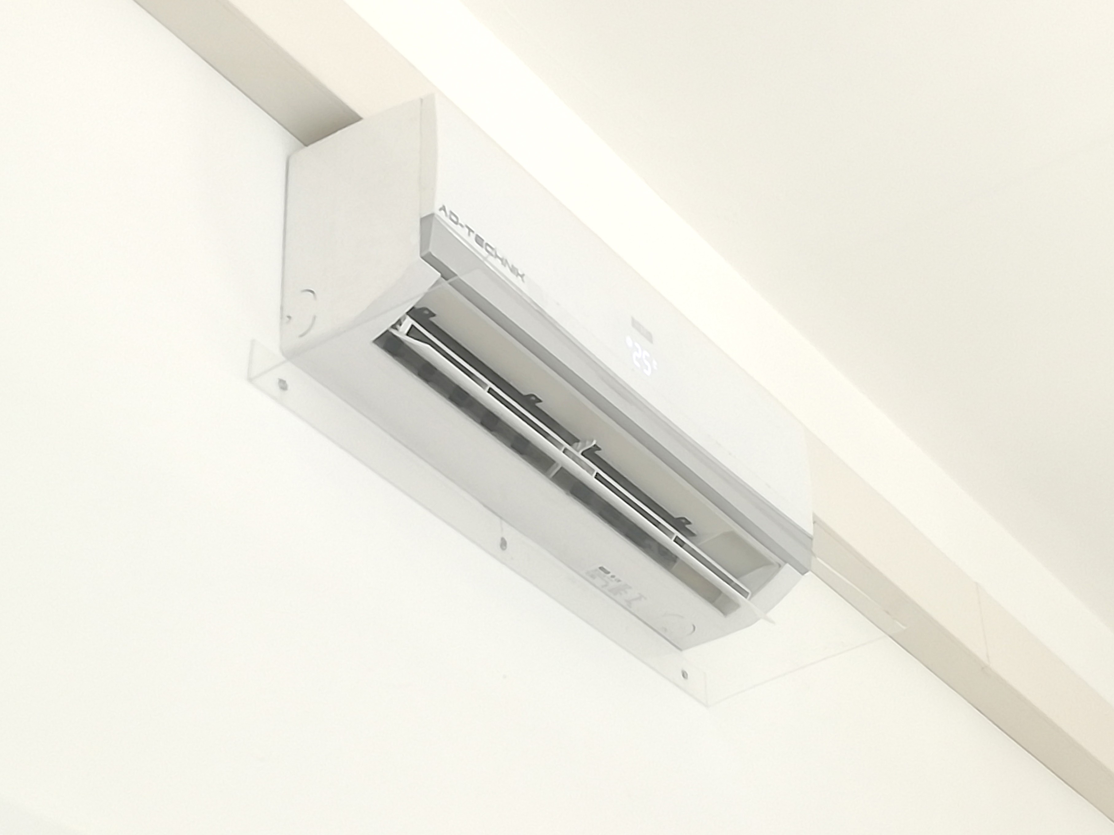 Art. 2511 - Deflettore in plexiglass aria condizionata H5xL90xP28